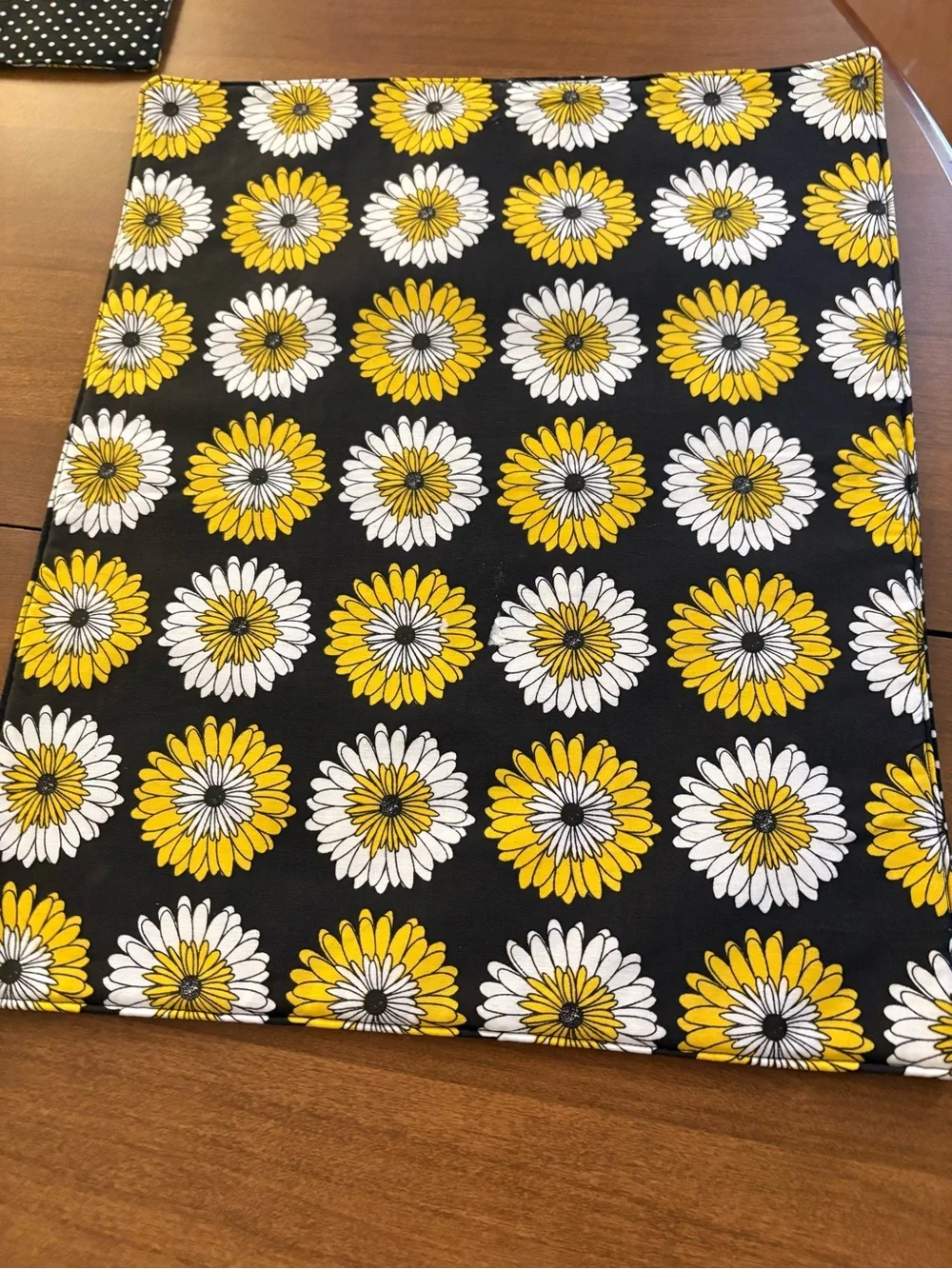 Black & Yellow Daisy Placemats - Set of 4